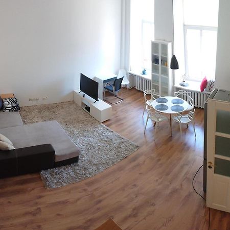 City Centre Kreutzwaldi Apartment, Free Parking Tallinn Ngoại thất bức ảnh