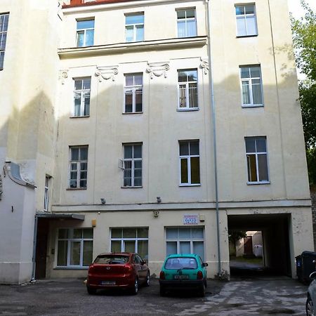 City Centre Kreutzwaldi Apartment, Free Parking Tallinn Ngoại thất bức ảnh