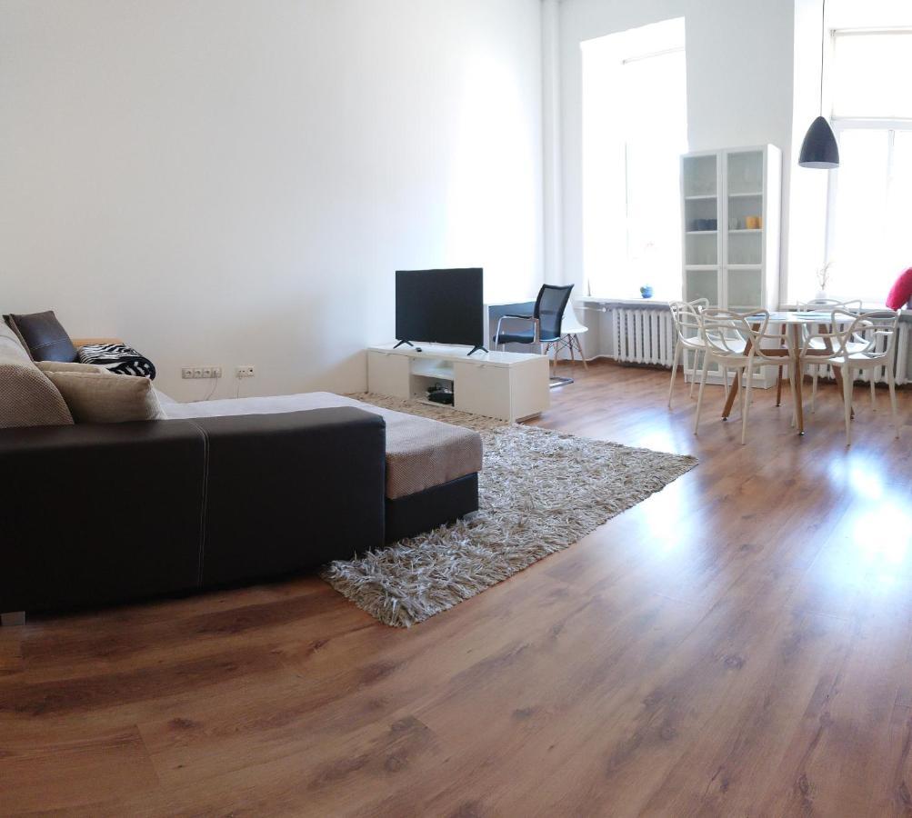 City Centre Kreutzwaldi Apartment, Free Parking Tallinn Ngoại thất bức ảnh