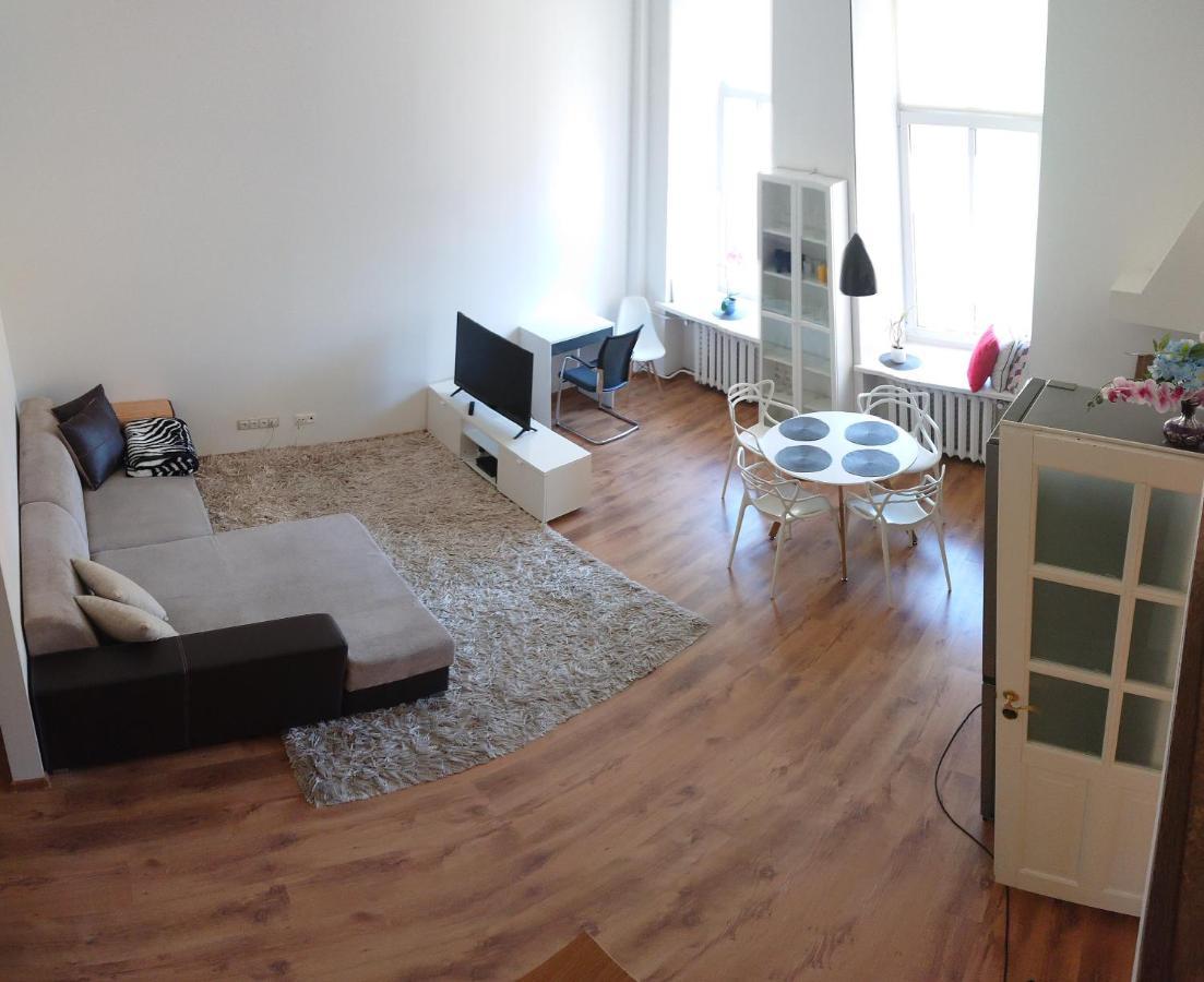 City Centre Kreutzwaldi Apartment, Free Parking Tallinn Ngoại thất bức ảnh