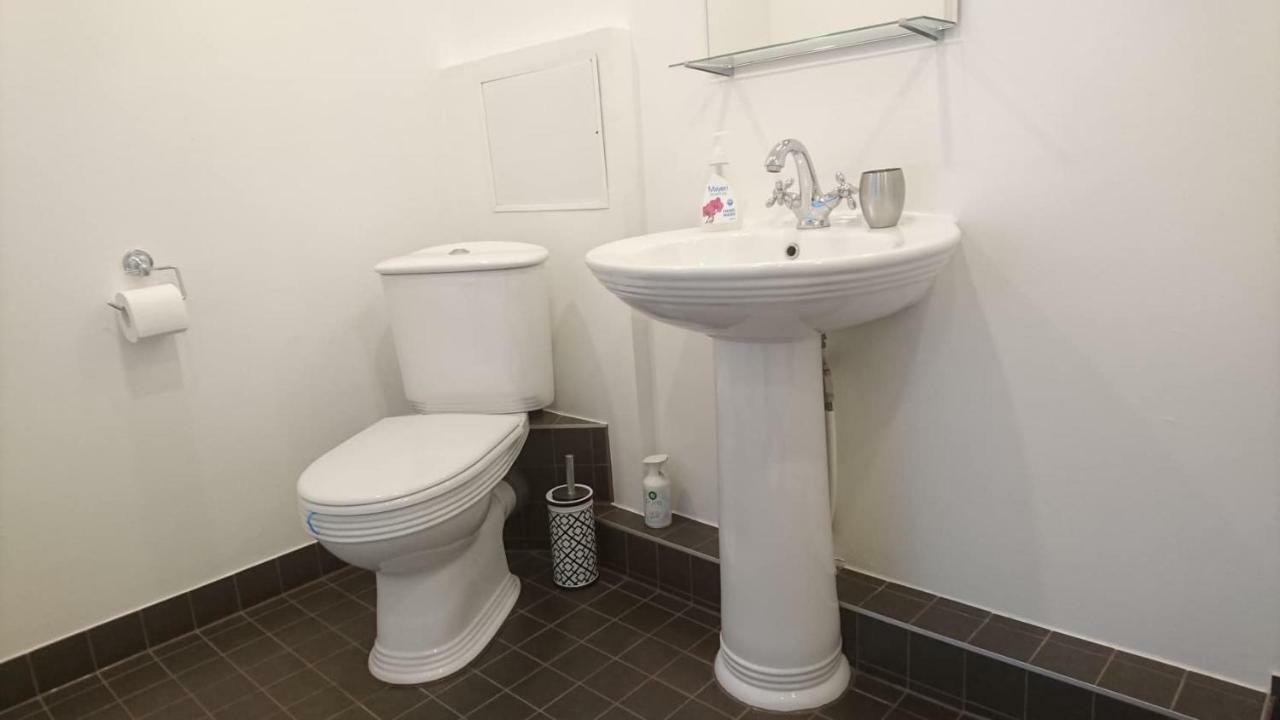City Centre Kreutzwaldi Apartment, Free Parking Tallinn Ngoại thất bức ảnh