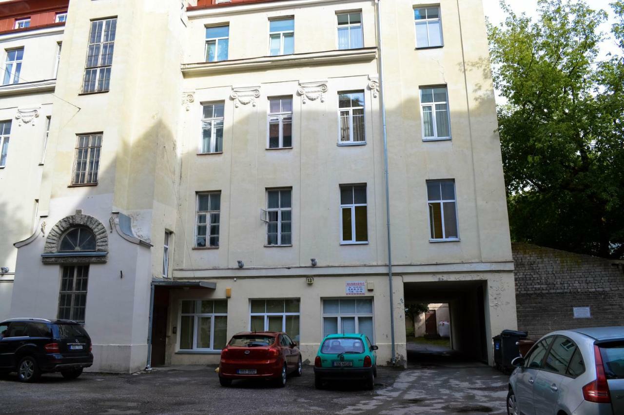 City Centre Kreutzwaldi Apartment, Free Parking Tallinn Ngoại thất bức ảnh