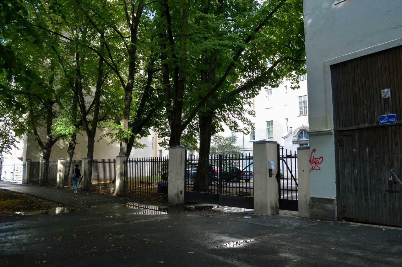 City Centre Kreutzwaldi Apartment, Free Parking Tallinn Ngoại thất bức ảnh